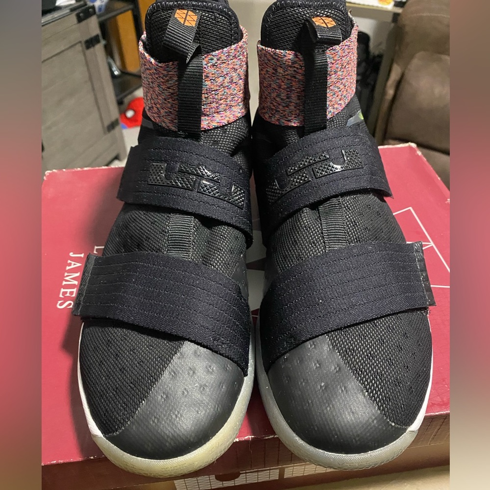 Lebron Soldier 10